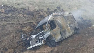 Kaza Yapan Ambulans Küle Döndü! 5 Kişi Yaralandı