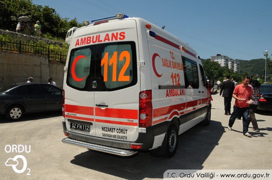 Hayırsever Nezaket CÖRÜT'ten, Gülyalı 112 Acil İstasyonu'na Ambulans