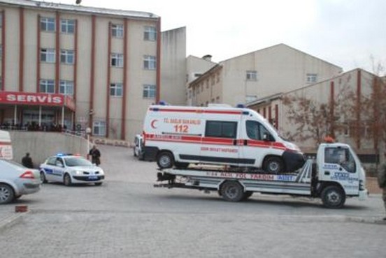El Freni Çekilmeyen Ambulans, Hastane Duvarını Yıktı