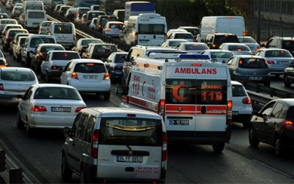 Ambulansın Taksim imtihanı!