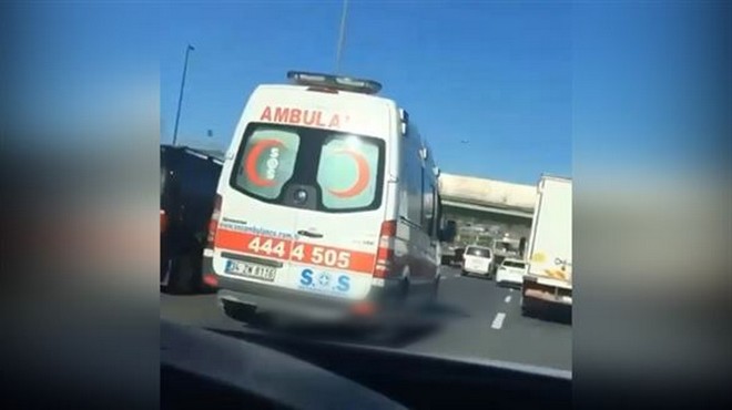 E-5 Karayolu’nda trafik magandası ambulansa böyle makas attı