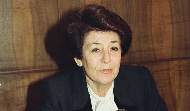 Türkiye'nin tek kadın Sağlık Bakanı hayatını kaybetti