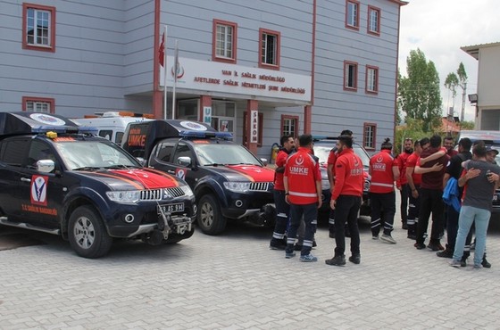 14 kişilik UMKE personeli Afrin’e uğurlandı 0