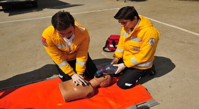 Acil Tıp Teknisyeni (ATT) personelleri görevleri gereği sürekli aktif, hızlı