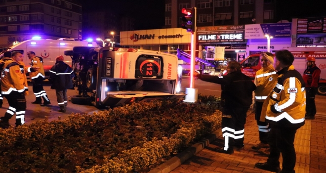 Zonguldak’ın Ereğli ilçesinde otomobille 112 ambulans aracının çarpışması sonucu iki