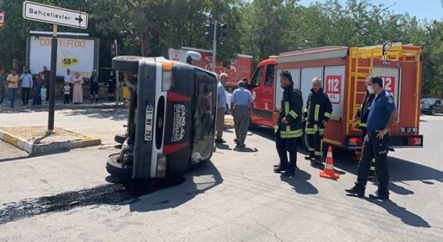 Nuri A. idaresindeki 02 AAR 820 plakalı hasta taşıyan ambulans,
