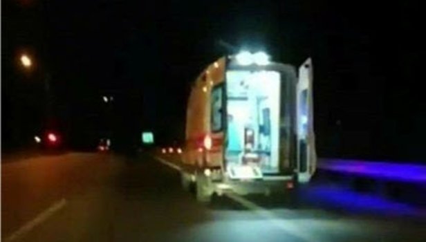 Mersin’de bir kişi, Acil Servis’e hasta getiren ambulansı kaçırdı. Kısa