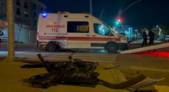 E.K. yönetimindeki hasta taşıyan ambulans ile S.C. idaresindeki otomobil, İstasyon