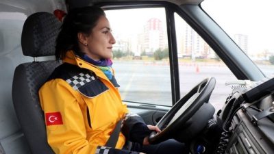 Kayseri’de 4 yıldır ambulans sürüş teknikleri eğiticisi olarak görev yapan