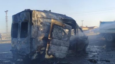Niğde’de fenalaşan bir hastaya müdahale eden sağlık personellerinin bulunduğu ambulansta