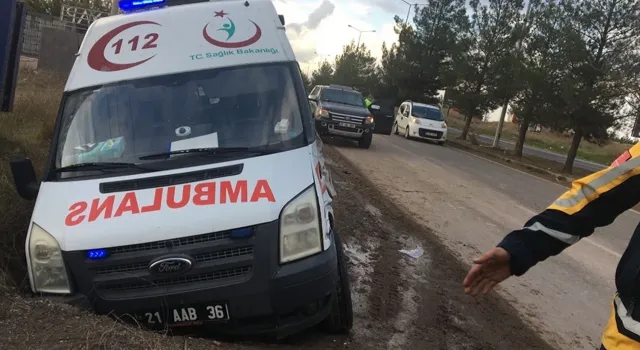 Diyarbakır’da, Dicle Üniversitesi Hastanesi’ne hastayı bıraktıktan sonra Hazro’ya dönen ambulansla