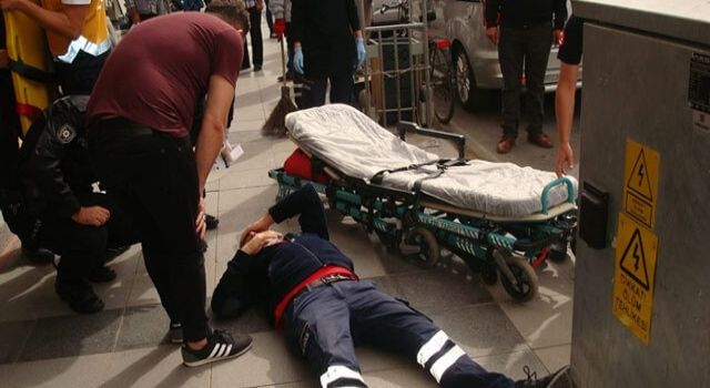 Aksaray’da, eczanede çalışan Yılmaz K. (56), koronavirüs denetimindeki ekipte görev