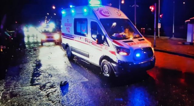 Elazığ’da ambulans ile otomobil çarpışması sonucu meydana gelen kazada 5