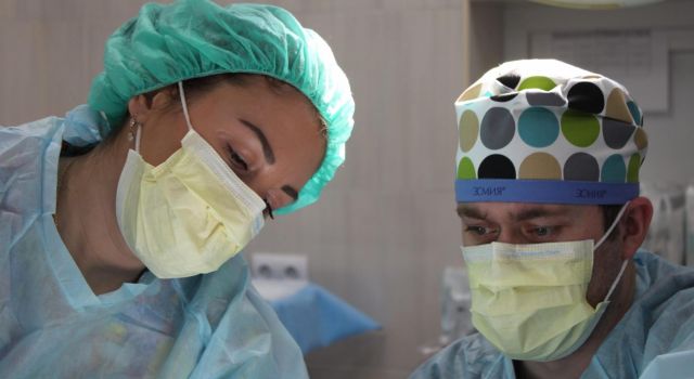 SAĞLIK EMEKÇİSİ EŞLERE AYNI ANDA NÖBET GÖREVİ VERİLEBİLMESİ İÇİN SAĞLIK