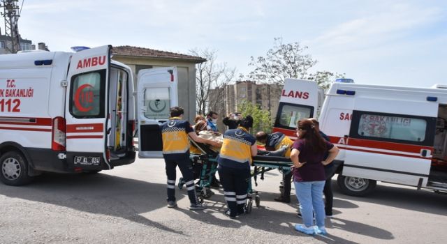 Sinop’ta hasta taşıyan ambulans ile otomobillin çarpıştığı kaza maddi hasarlı