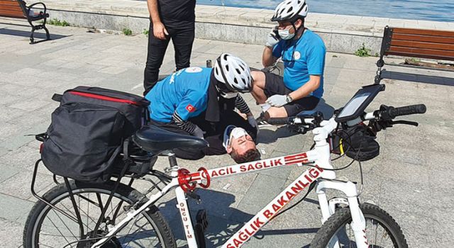 Adalar’da hizmete başlayan İstanbul’un ilk bisiklet ambulansları, özellikle yoğun sezonlarda