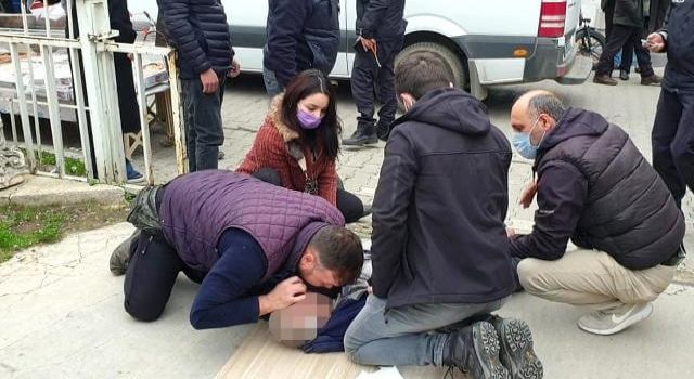 Bursa’nın İznik ilçesinde, kalp krizi geçiren yaşlı adama, sokaktan geçen