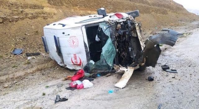 Paramedik Suna Şengüler Yardım İstiyor Suna Şengüler Uçaklarda Yer Bulamıyor Suna Şengüler’in boyun kırığından ötürü