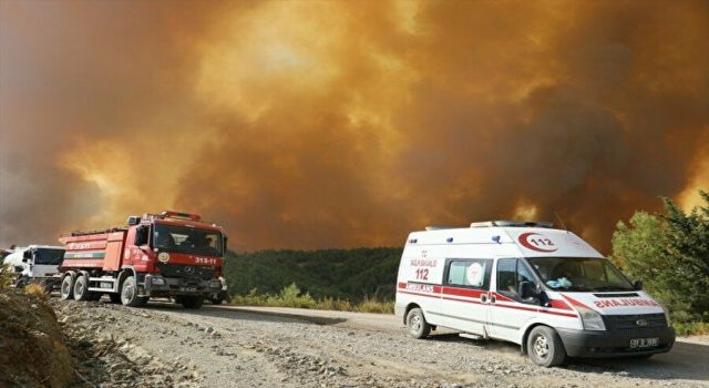 Sağlık Bakanı : 34 Ambulans, 17 UMKE Ekibi, 1 Mobil Komuta Aracı, Toplam 191 Sağlık Profesyoneli İle Sahadayız Bakan Koca, Twitter hesabından yaptığı paylaşımda, yangınlardan etkilenen vatandaşların sağlık