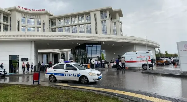 İddiaya göre, Ankara’da Sağlık Bakanlığı’nın önüne gelen bir ambulans şoförü