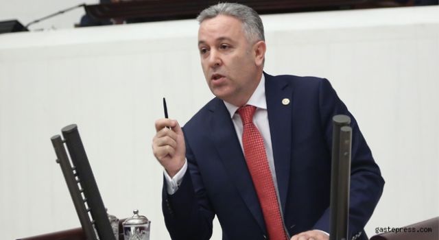 Sağlık Çalışanları Ölümle Burun Buruna CHP’nin doktor milletvekillerinden CHP Kayseri Milletvekili Çetin Arık, TBMM’de günden