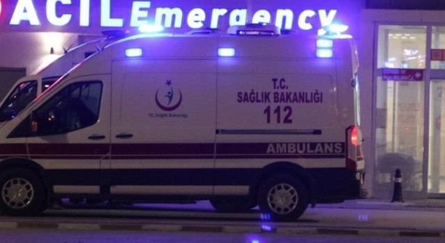 Suriye’nin Afrin bölgesinde görev yapan sağlıkçıları taşıyan minibüs, Reyhanlı-Kırıkhan kara