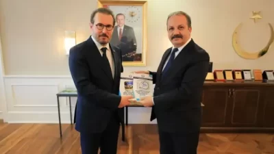 Sağlık-Sen Genel Başkanı Mahmut Faruk Doğan ile Genel Başkan Yardımcıları