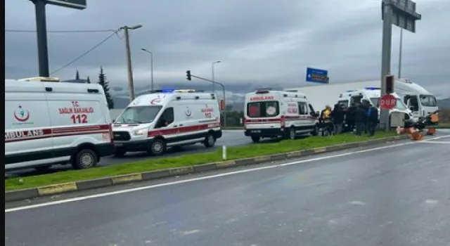 Kaza, Aydın-Denizli Karayolu Yenipazar Kavşağı’nda sabah saatlerinde meydana geldi. Alınan