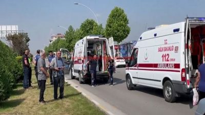 Çorum’da kırmızı ışıkta önündeki araçtan yol isteyen ambulans şoförü darbedildi.