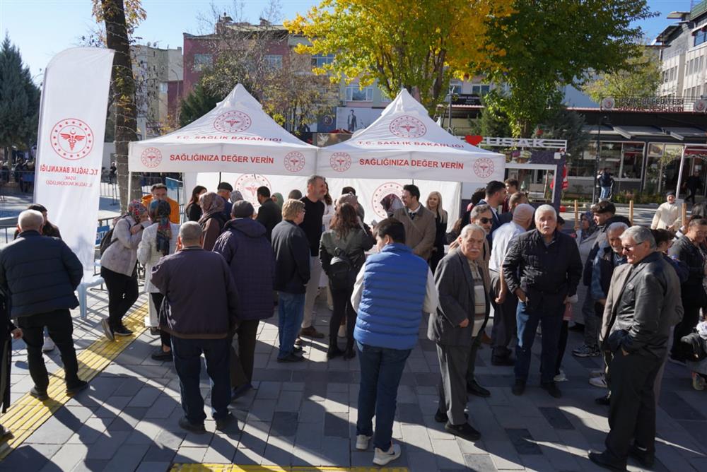 14 Kasım Dünya Diyabet Günü kapsamında Tiritoğlu Parkında bilgilendirme standı