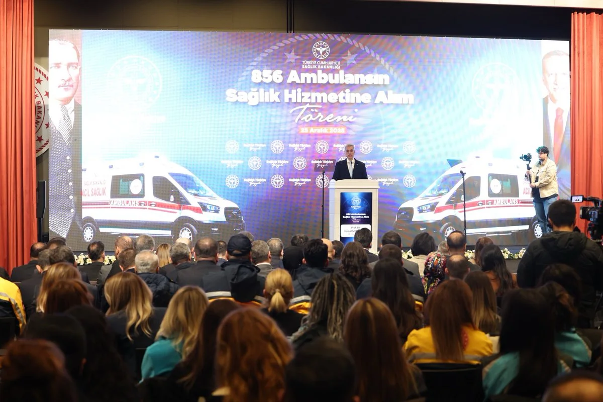 Sağlık Bakanı Kemal Memişoğlu, 2025 yılı içinde 856 yeni ambulansın