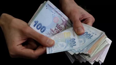 Sağlık çalışanlarına yönelik maaş promosyonu kapsamında 90 bin lira nakit
