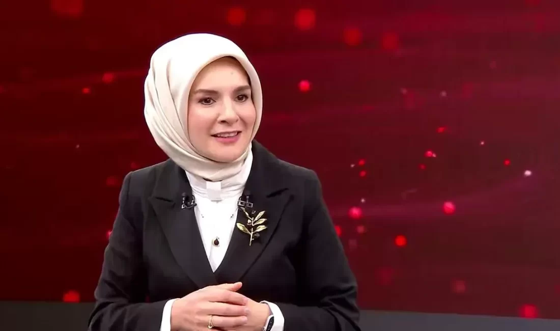 Aile ve Sosyal Hizmetler Bakanı Mahinur Özdemir Göktaş, hem kamu