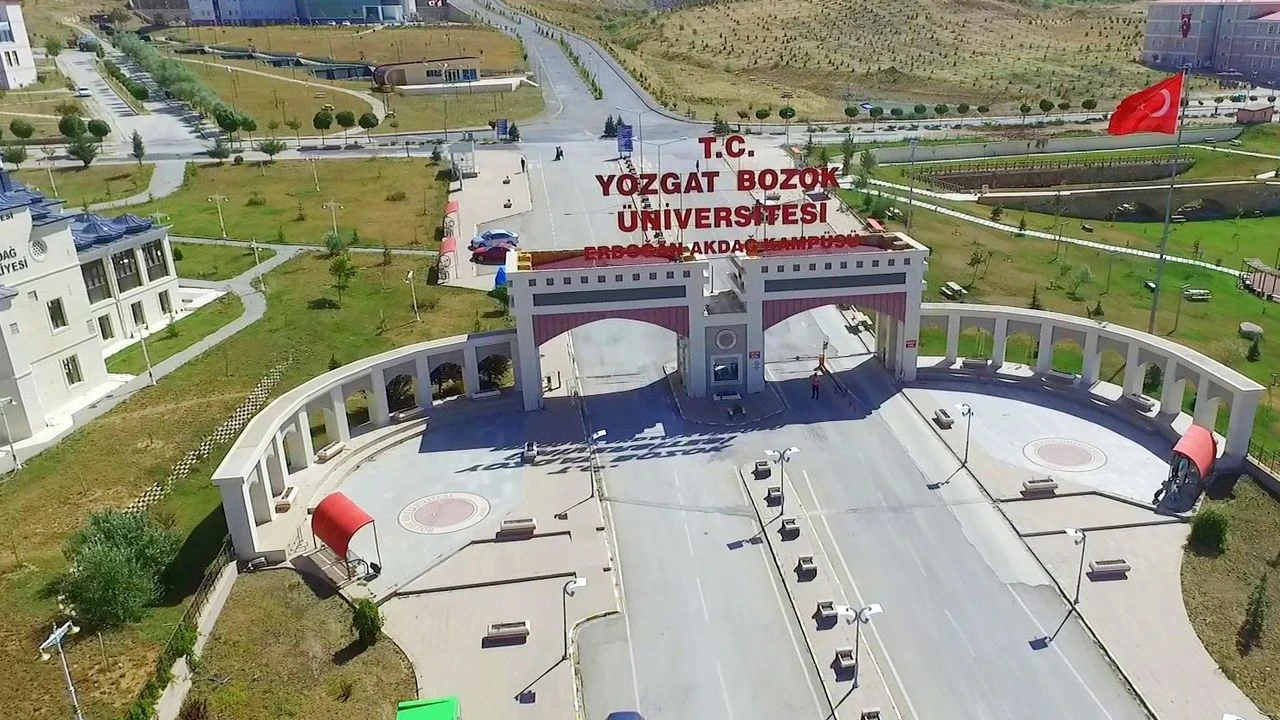 Yozgat Bozok Üniversitesi, farklı birimlerinde görevlendirilmek üzere hem lisans hem