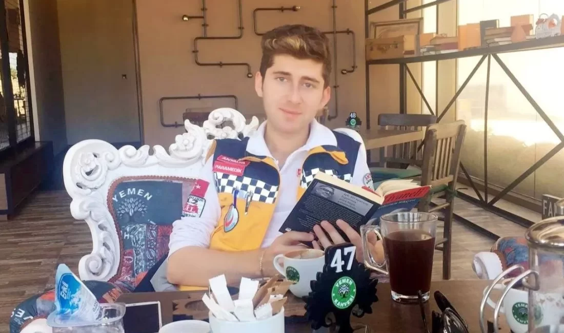 Paramedik Hamit Aras’ın Annesi: “Onları Asla Affetmeyeceğim” Antalya’da sahurdan evine dönerken saldırıya uğrayarak hayatını kaybeden paramedik Hamit