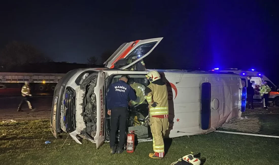 Manisa'da otomobille çarpıştıktan sonra savrulan ambulans, devrilerek yan yattı. Kazada