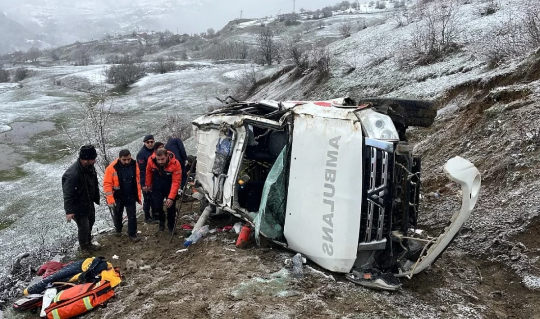 Artvin’in Şavşat ilçesinde hasta taşıyan ambulansın uçuruma devrilmesi sonucu 75