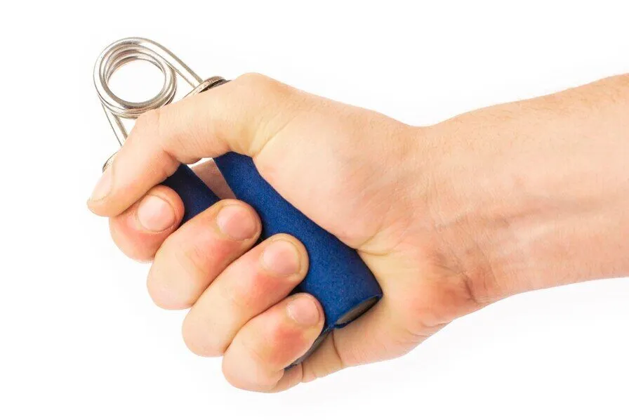 Ahmet Rasim Küçükusta’nın paylaştığı bilgilere göre, basit bir el sıkma