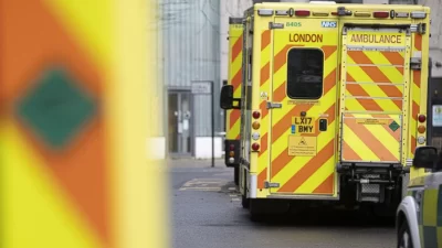 İngiltere’de hastanelerde artan doktor eksikliği nedeniyle “ileri düzey uygulayıcı” olarak