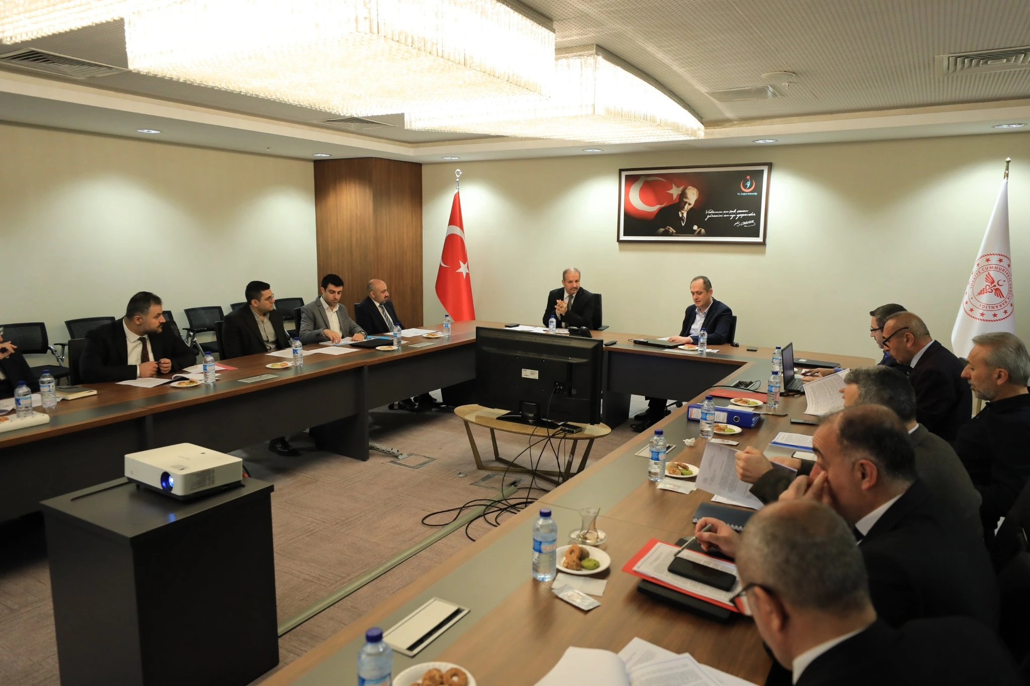 Sağlık-Sen heyeti, Sağlık Bakanlığı ile gerçekleştirdiği toplantıda sağlık çalışanlarının birçok