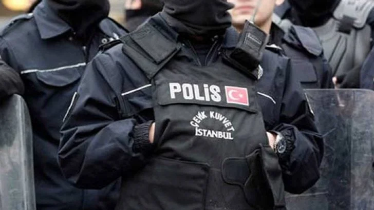 Polislere Müjde! İstanbul’da Lojman Hamlesi Geliyor Polislere Müjde! İstanbul’da Lojman Hamlesi Geliyor
İçişleri Bakanı’ndan polisleri sevindiren açıklama