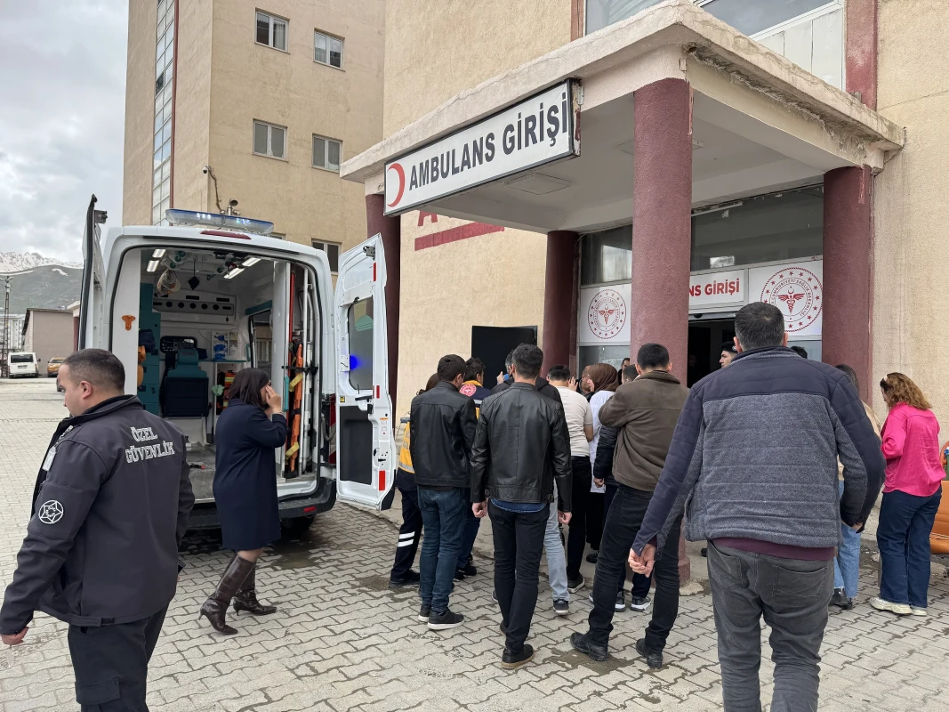 Hakkari’de Aile ve Sosyal Hizmetler İl Müdürlüğü binasında görev yapan