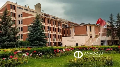 Anadolu Üniversitesi, kariyerinde basamak atlamak, uzmanlaşmak veya özlük haklarında derece-kademe