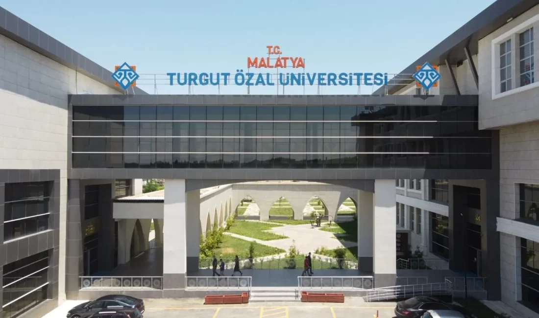 Dünyada İlk! Malatya’da Tarihi Sekizli Çapraz Karaciğer Nakli Başarısı Malatya Turgut Özal Tıp Merkezi Karaciğer Nakli Enstitüsü, dünyada ilk