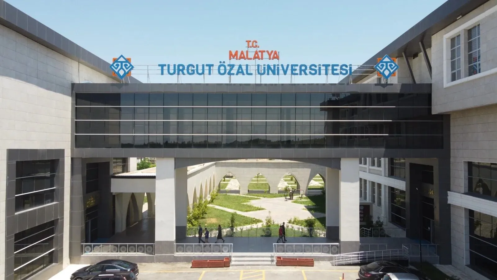 Malatya Turgut Özal Tıp Merkezi Karaciğer Nakli Enstitüsü, dünyada ilk
