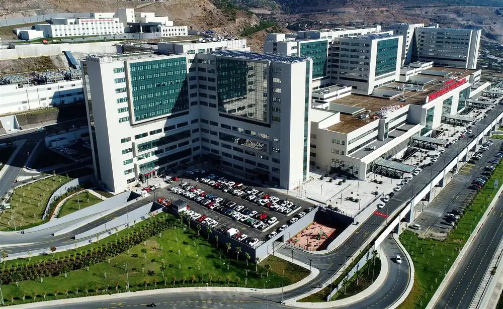 Türkiye’de Kaç Şehir Hastanesi Var? İşte Güncel İl İl Şehir Hastaneleri Listesi Türkiye’de Kaç Şehir Hastanesi Var?
Türkiye'de sağlıkta dönüşüm projeleri kapsamında hayata