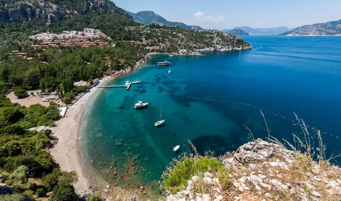 Marmaris’te Sağlık Personeli Alarm Veriyor: Yüksek Kiralar ve Yoğun Mesai İstifaya Zorluyor! Marmaris'te yaz nüfusuyla artan sağlık yükü, yüksek konut kiraları ve