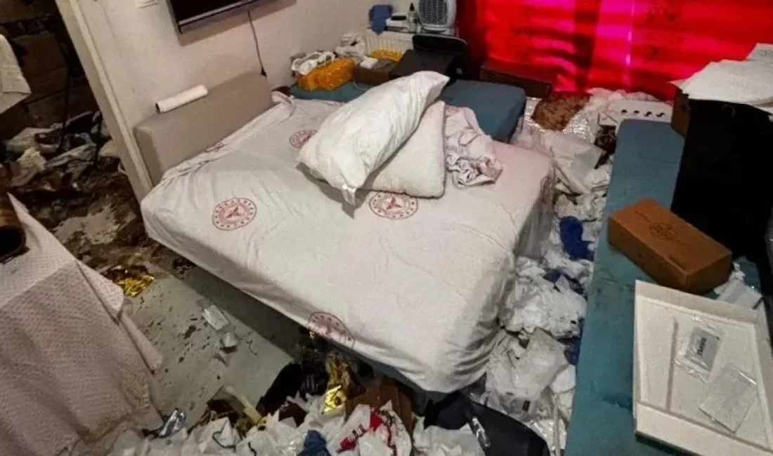 Şok Eden Çöp Ev Skandalı: Hemşire Açığa Alındı! Sakarya'da kiracı olarak kaldığı rezidansı çöp eve çevirdiği tespit edilen