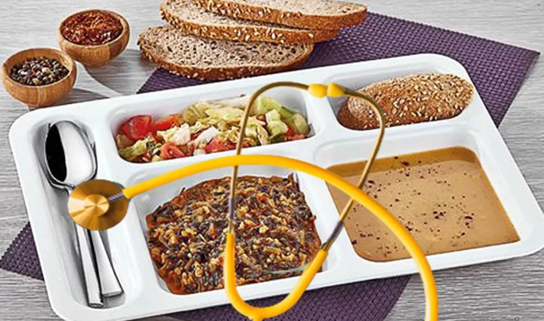 Hatay İskenderun Devlet Hastanesi’nde yatan hastalara dağıtılan yemek servis tepsisinden