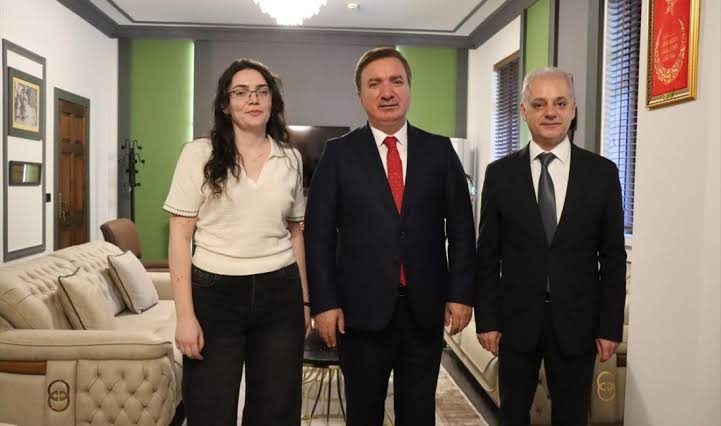 Mersin’de tıp fakültesi öğrencisiyken uğradığı silahlı saldırı sonucu sağ bacağını